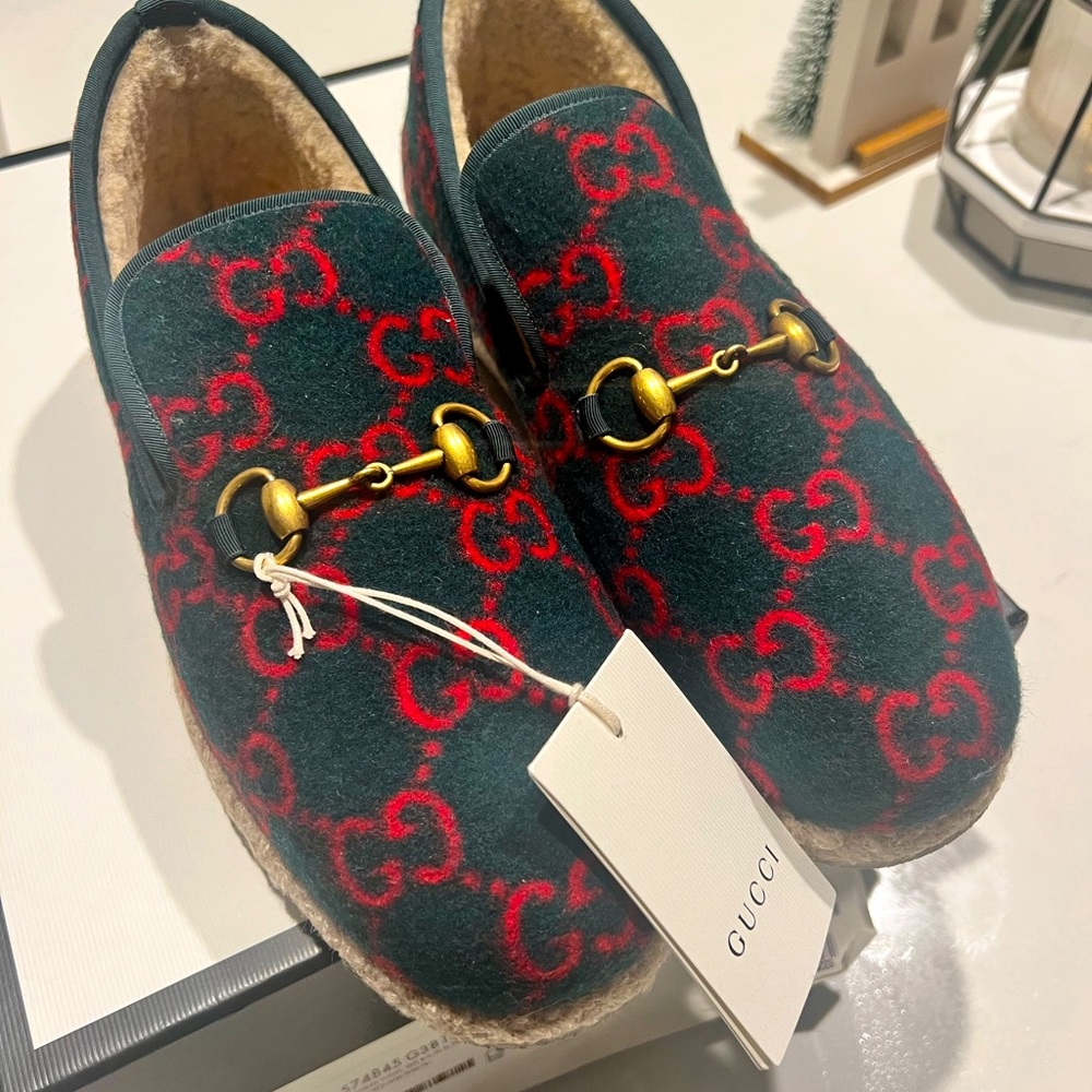 Brand new hunter green Gucci Fria loafers